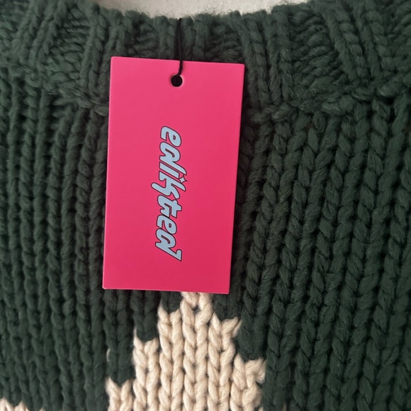 ⭐️ NEW Edikted Medium/Large Dark Green Sweater Cream Star Cropped - Picture 5 of 8